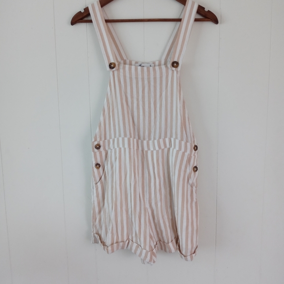 Hollister Women's Romper Size Small - Picture 1 of 6